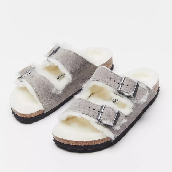 Birkenstock Women's Arizona
Shearling Sandal - Picture 2 of 9